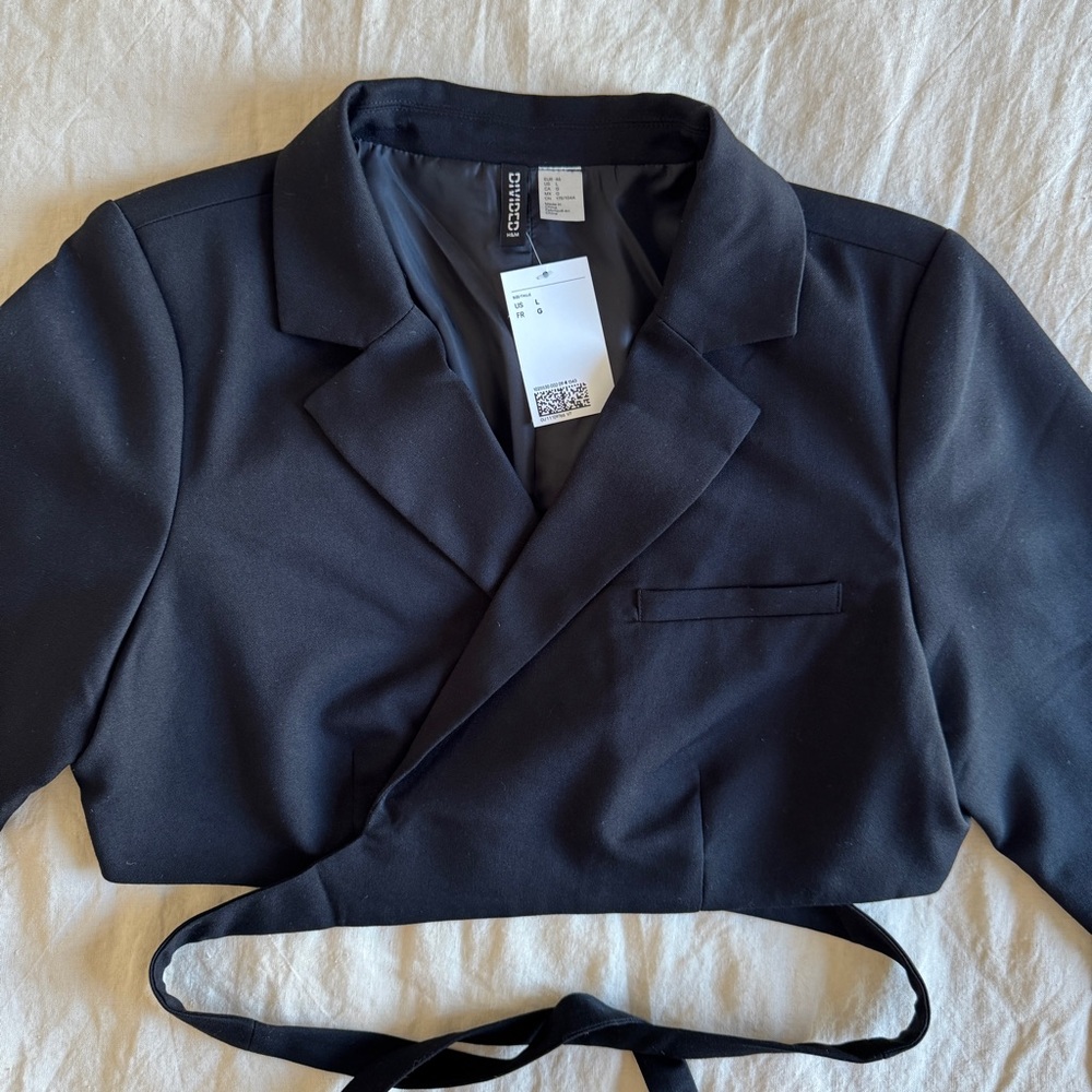NWT H&M Black Cropped Blazer Size L